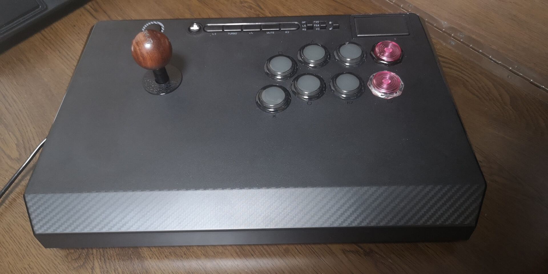 Qanba Titan』レビュー。軽量級最高峰のアケコン - 浪漫電子