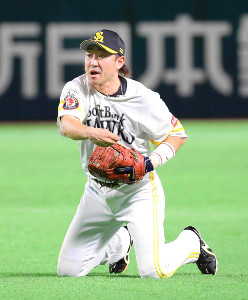 ソフトバンク】内川、史上最遅19年目で初のGグラブ「夢みたいです