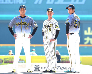 阪神】新ビジターユニホームを発表 木浪「シンプルですが格好いい