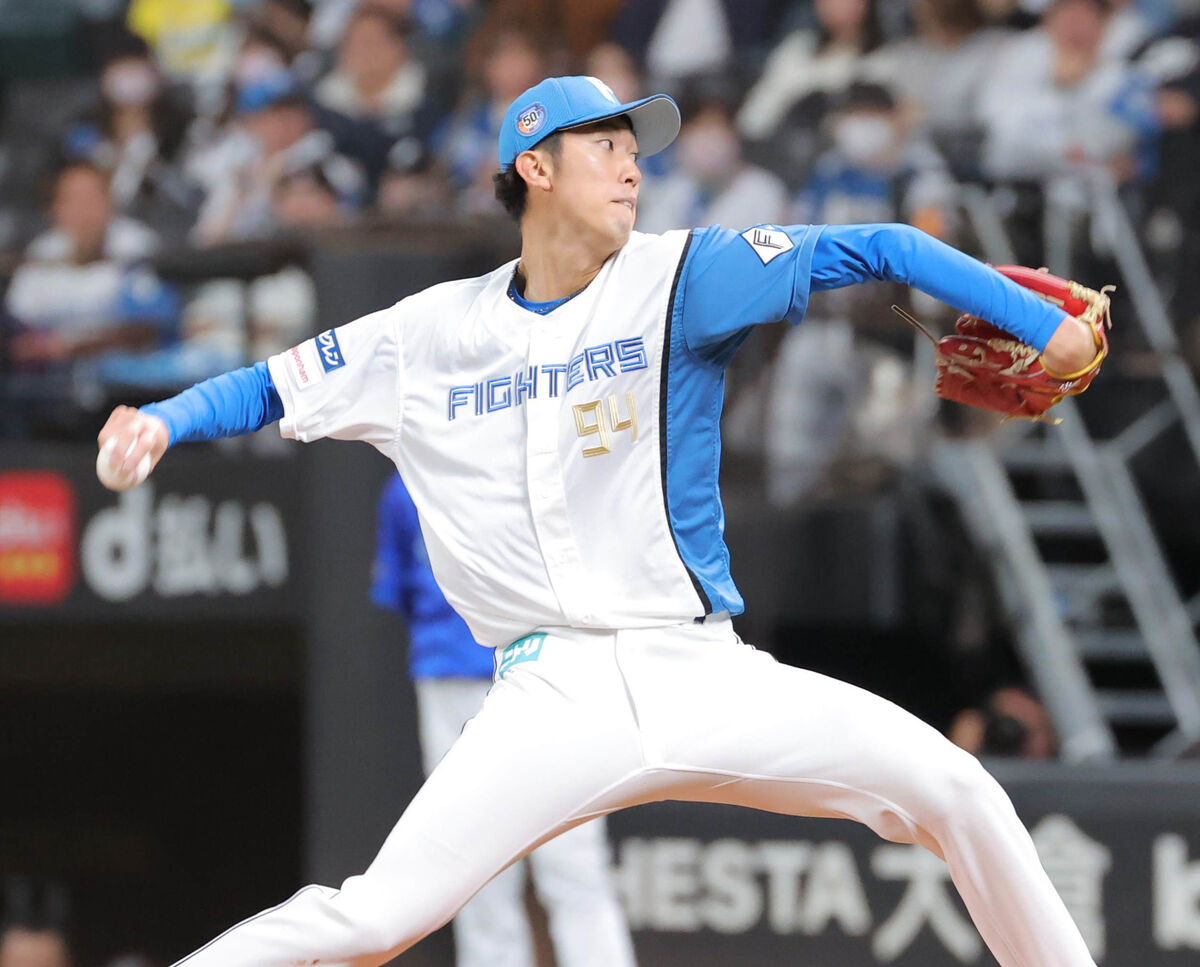 日本ハム】球団創設50周年ユニを初お披露目 松本剛「重みを感じる