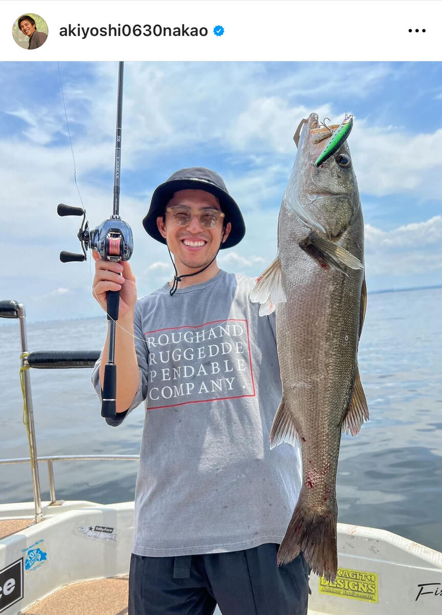 釣りは最高に楽しい」中尾明慶、笑顔あふれる釣りの様子を公開！獲物を