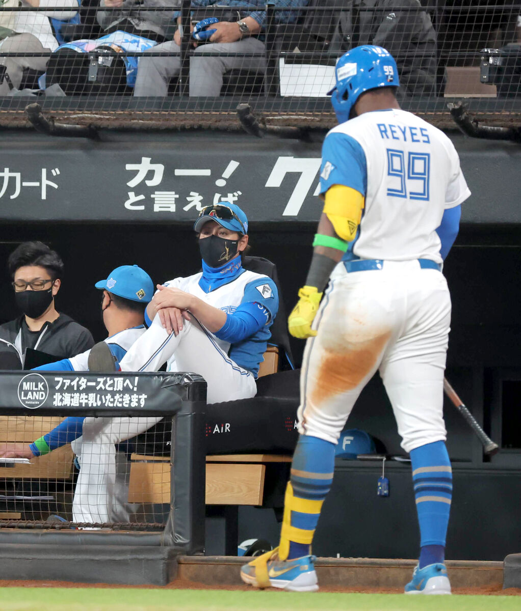 日本ハム】完封負けで崖っぷち 負けられない第2戦へ新庄剛志監督