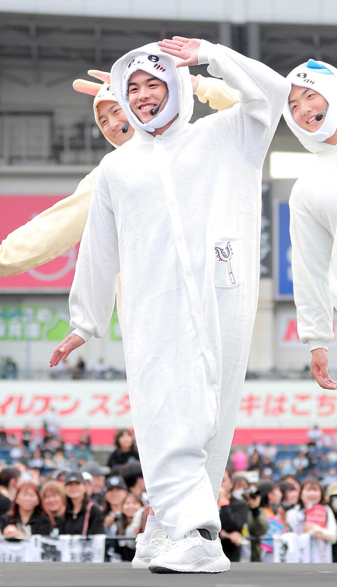 ロッテの“ちいかわ”小川龍成 身長171センチの守備職人が目指すは