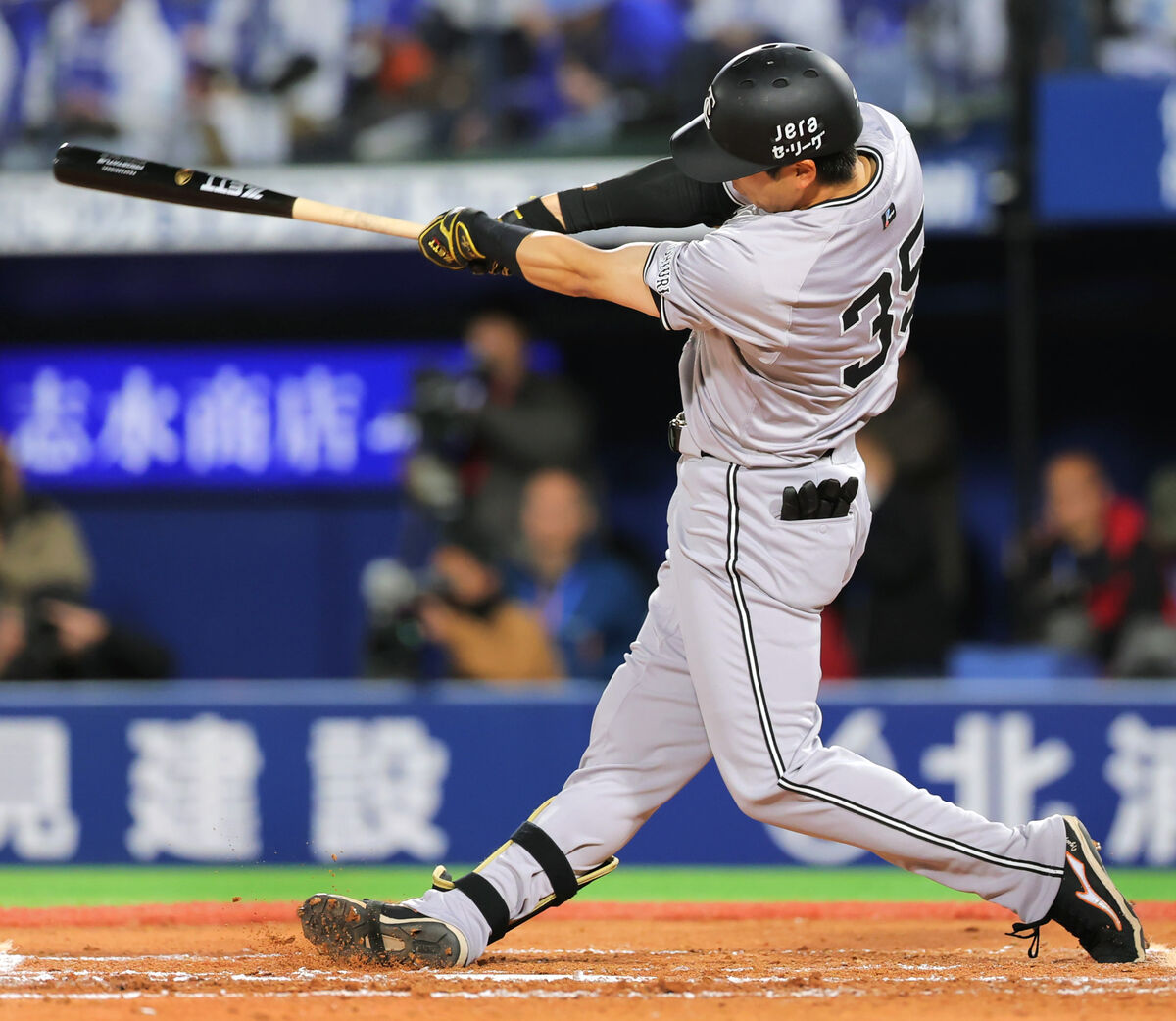 巨人】7回に2発で追加点！ 遊撃で今季初スタメン起用の泉口友汰