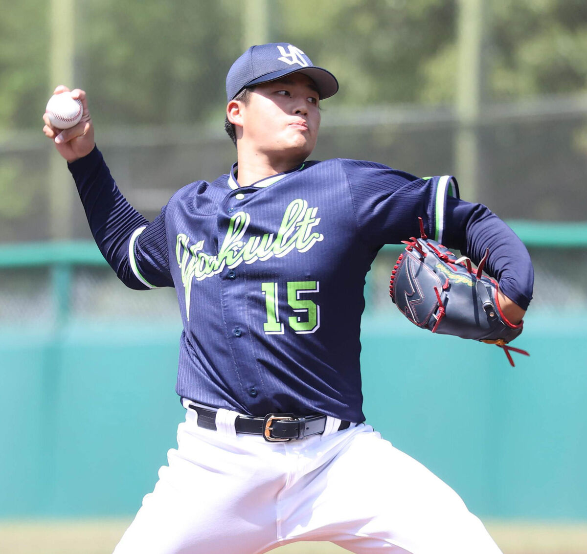 最速160キロ剛腕の”もう一つの顔” プロ初勝利のヤクルトドラ1