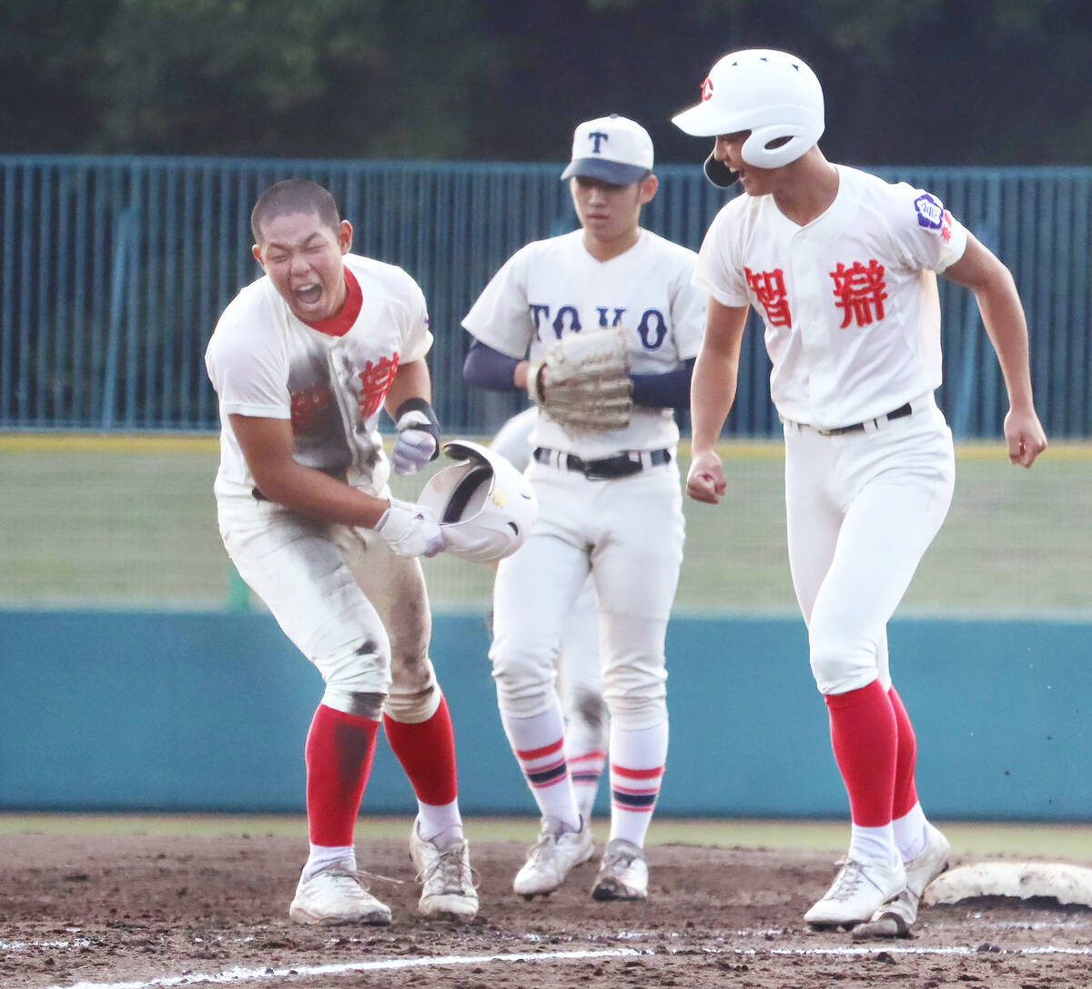 高校野球】智弁学園がメジャー挑戦の巨人・岡本和真に“惜別センバツ
