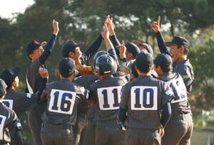 中日】京田陽太、盗塁王へ軽量スパイク2タイプ注文 10年ぶりリーグ