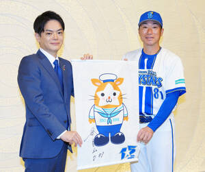 DeNA】倉本寿彦が初回に先制満塁弾 右手突き上げ「最高です