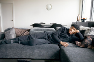 八村塁、自宅公開「理想にぴったり」黒ソファ - スポーツ報知