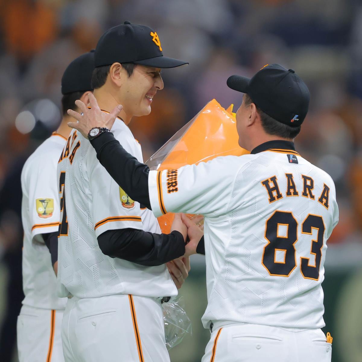 巨人】岩隈久志、プロ21年間のマウンドに別れ…「パパは私の誇り」3