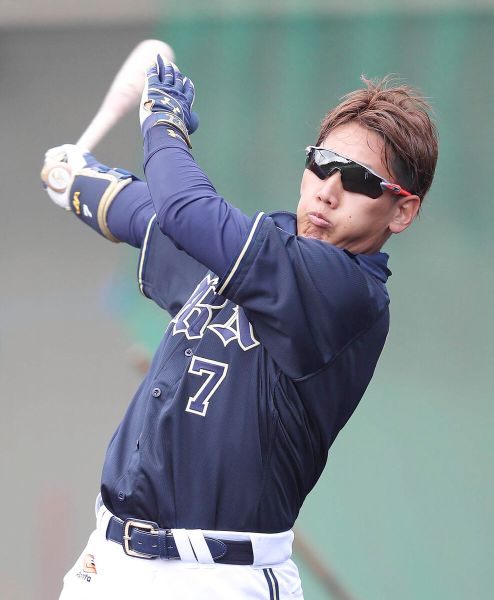 オリックス】吉田正尚、新背番「7」初披露 - スポーツ報知