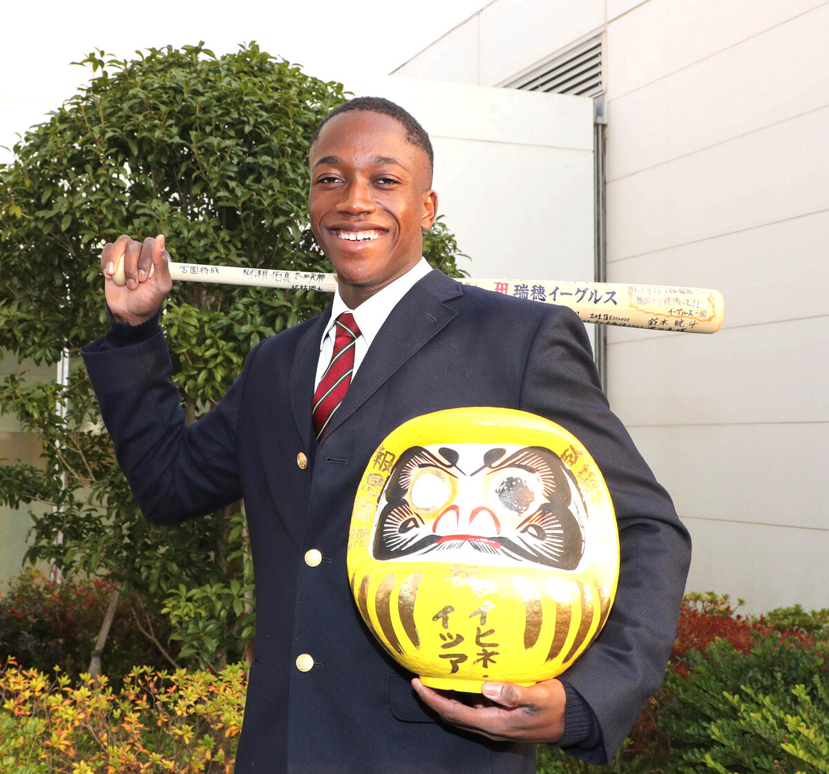 ソフトバンク】ドラ2・大津亮介が入寮 地元の公式キャラ「シメッチャ