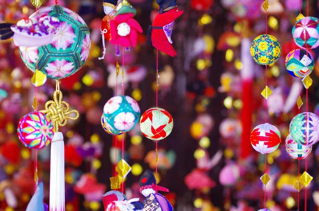 雛祭り 町のあちらこちらに伝統の吊るし雛「さげもん」が飾られる柳川