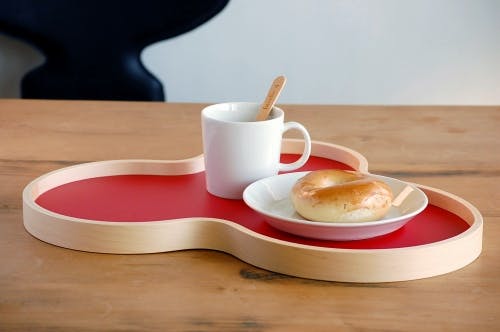 取扱い終了】フィンランド/majamoo/マヤムー/白樺のトレー/レッド