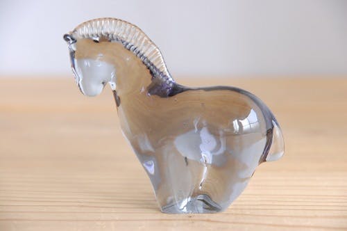 スウェーデンで見つけたガラスの馬のオブジェ - 北欧、暮らしの道具店