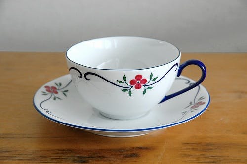 23910001.jpg?auto=format,