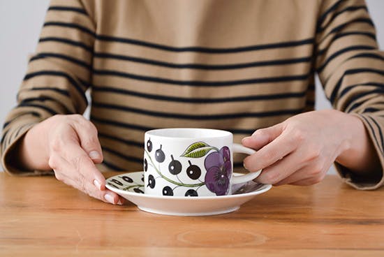 取扱い終了】ARABIA/paratiisi/パラティッシ/パープル/ティーカップ