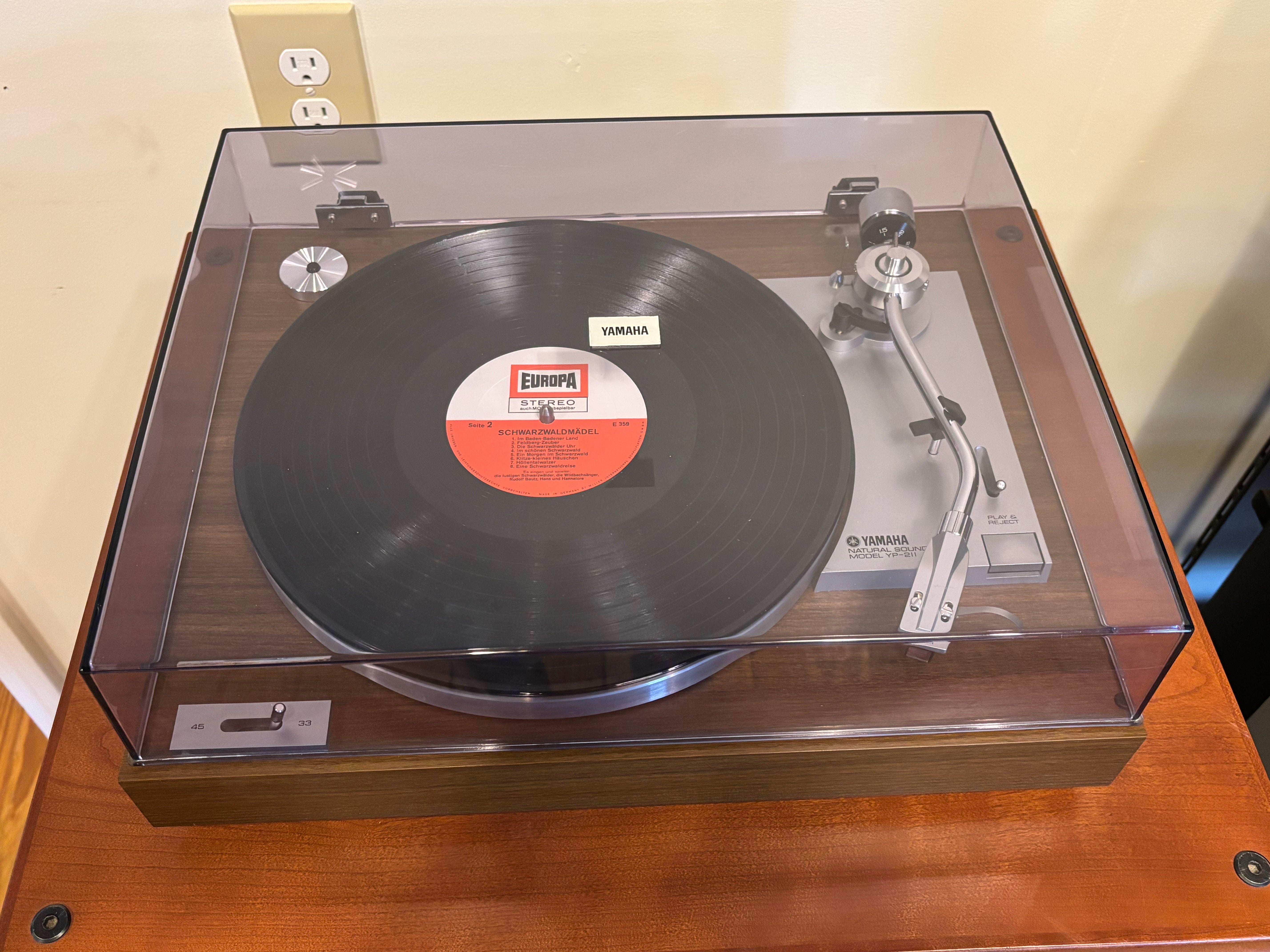 Yamaha, YP-211 Auto Return Belt Drive Turntable – Holt Hill Audio