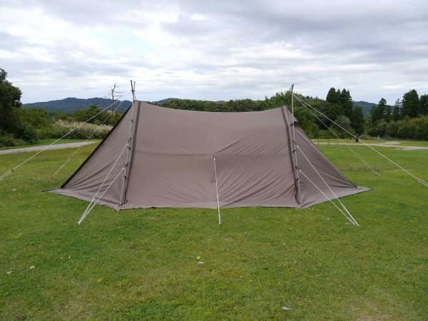 テンマクサーカス720DX「クロスポール2本で済む簡単設営が魅力
