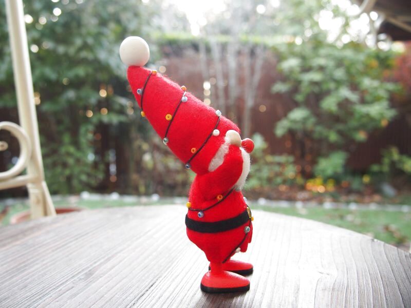 ノルディカニッセ】電飾にからまるサンタ - 雑貨屋 Horse Tail（ホース