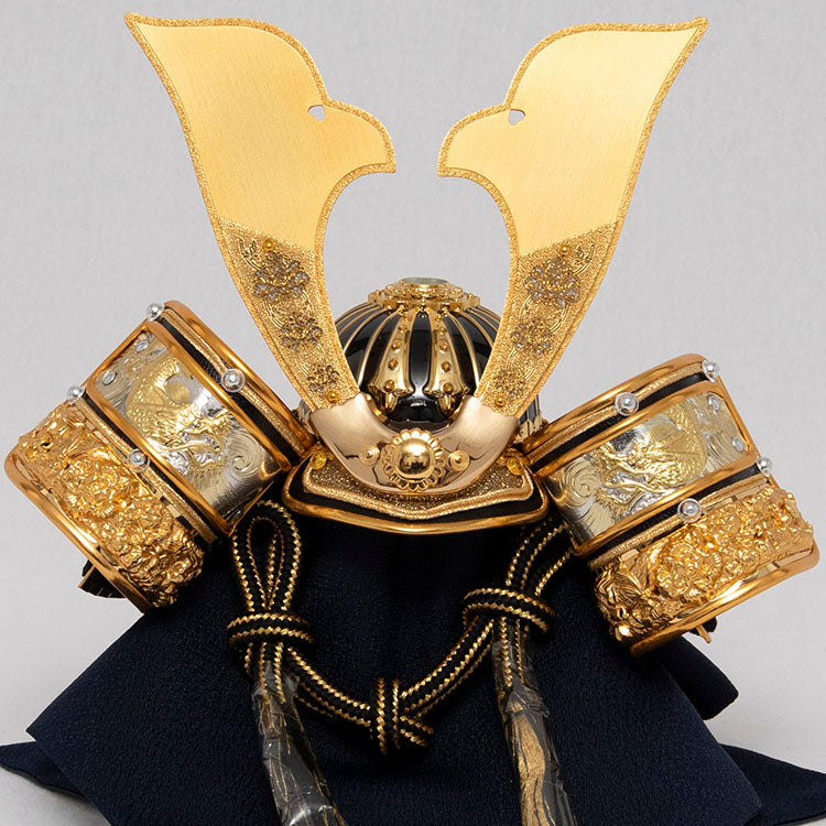 金彩桜屏風牡丹大鍬形兜 兜平飾り 20Y-06 – 福仙