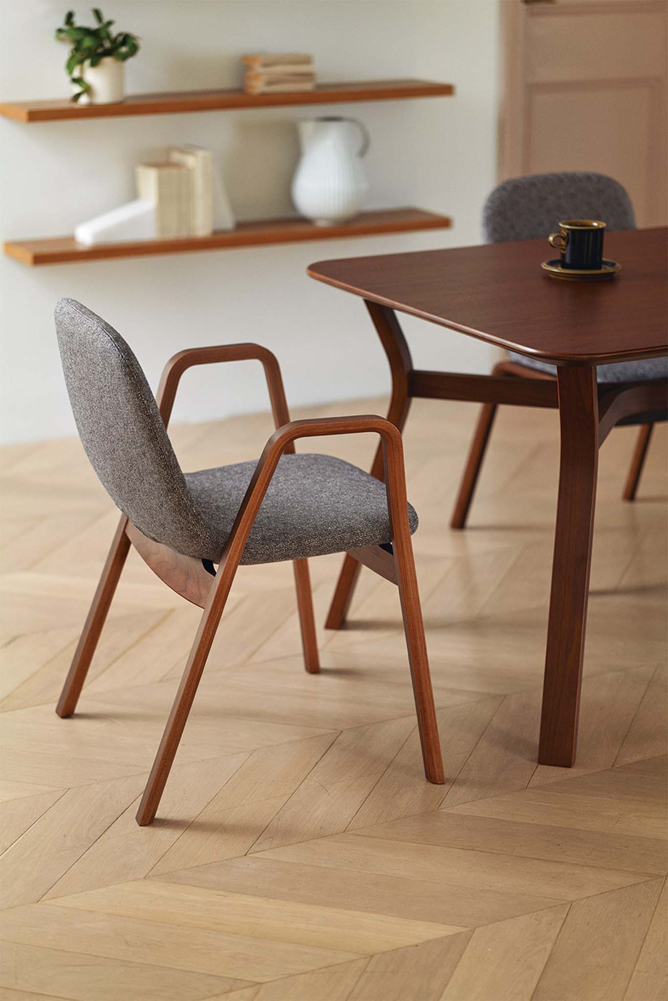 CUFUL｜DINING CHAIR｜PRODUCTS｜国産家具メーカー HUKLA｜日本フクラ