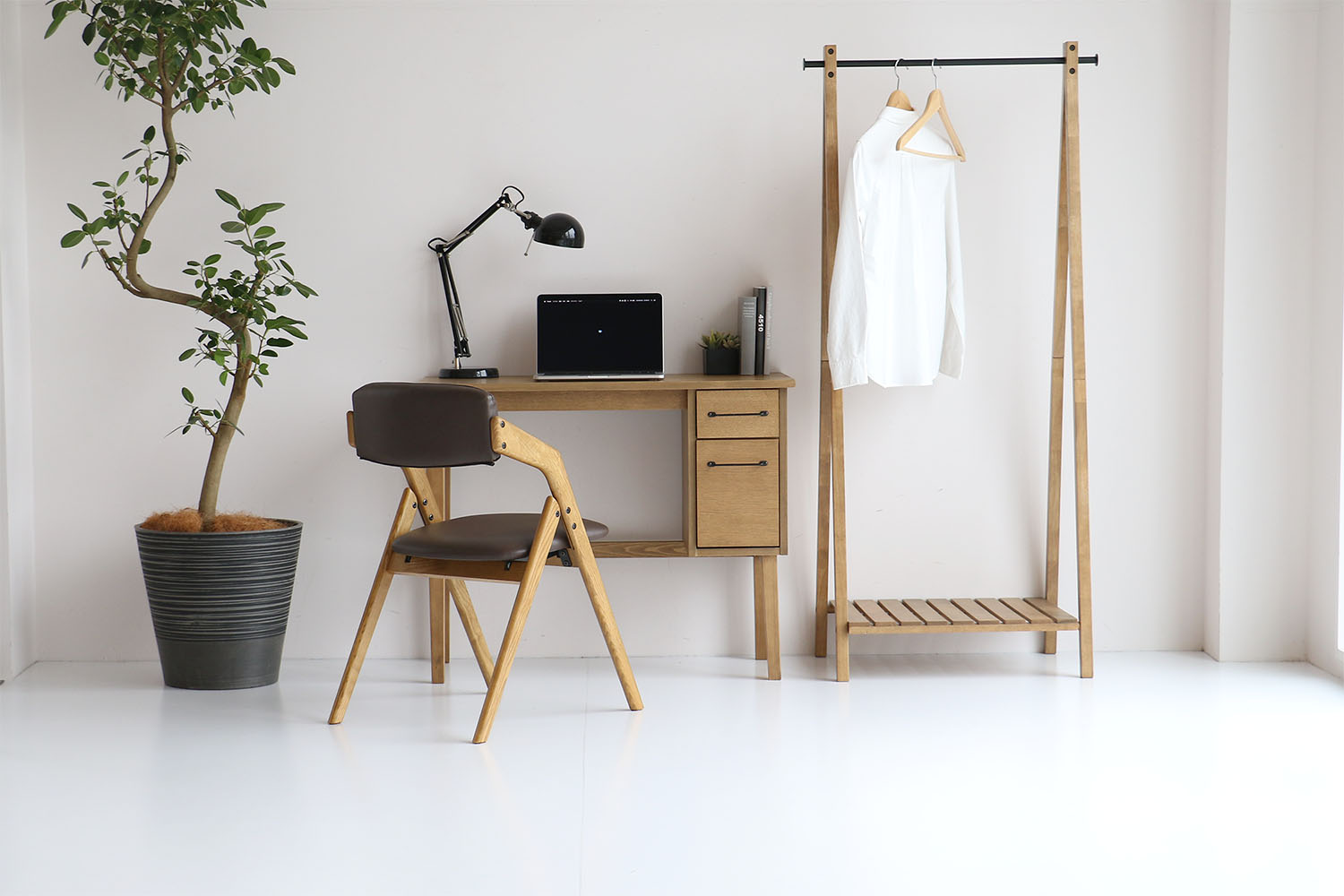 新商品:ヴィンテージテイストの折りたたみチェアbutler(バトラー