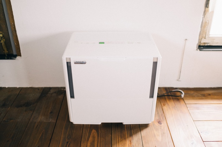 広い吹き抜けリビングでも使える加湿器『ダイニチHD-182』 | 茨城の