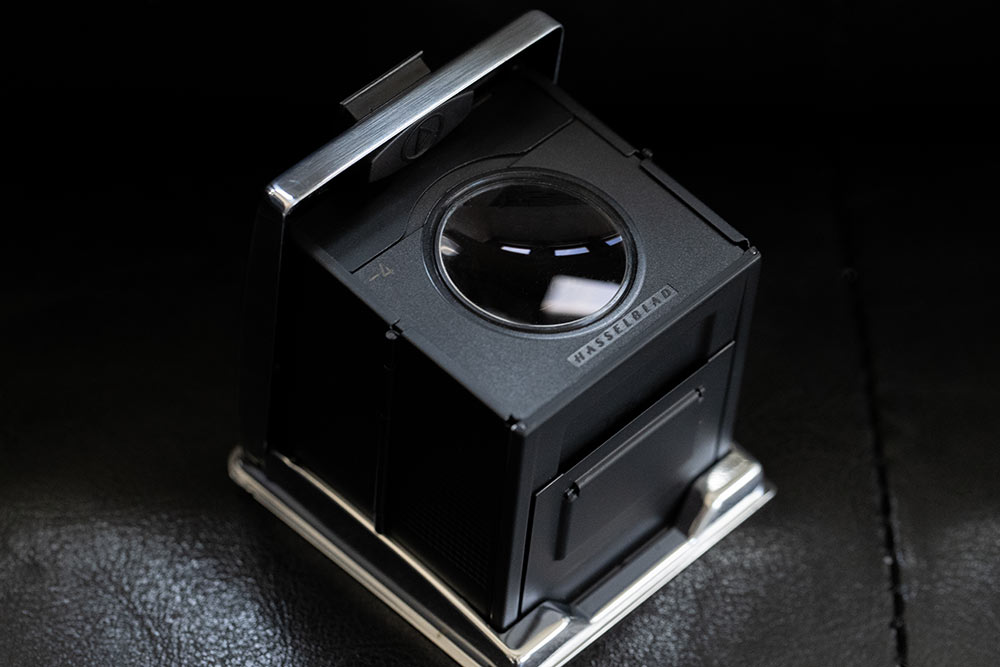 ハッセルブラッド ウエストレベルファインダーの視度補正レンズ交換