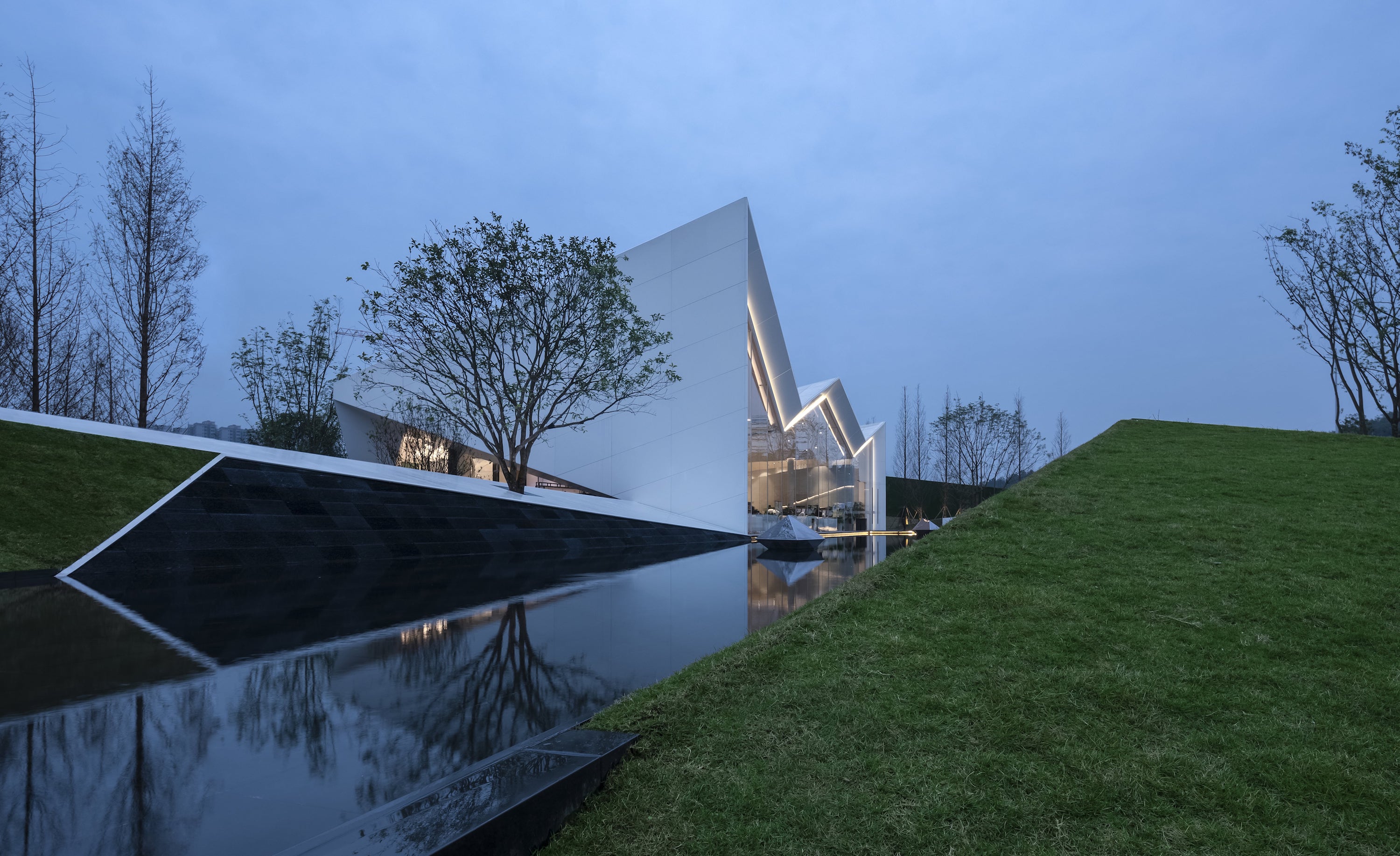 LangCui of Future Land by DONEHOME – mooool