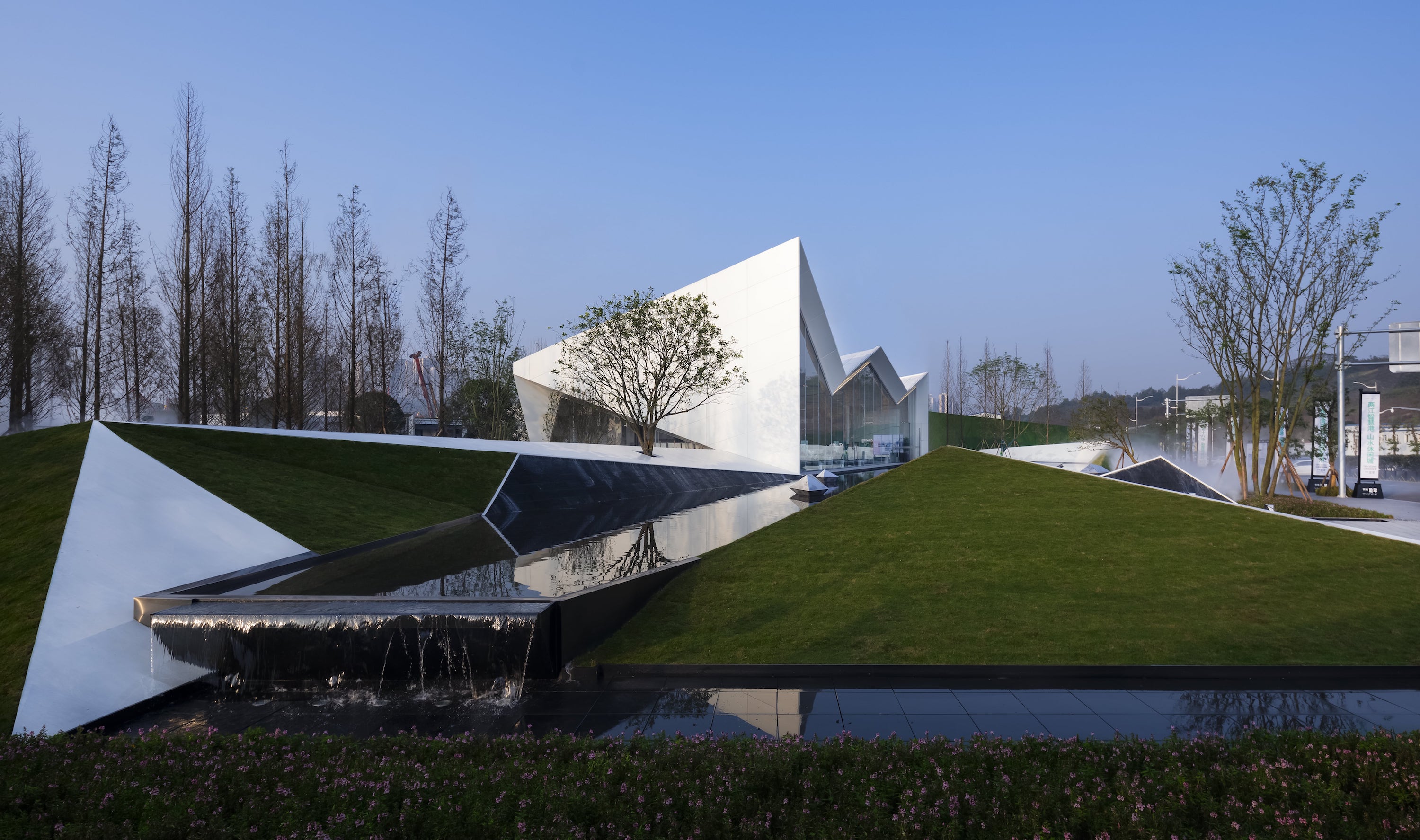 LangCui of Future Land by DONEHOME – mooool