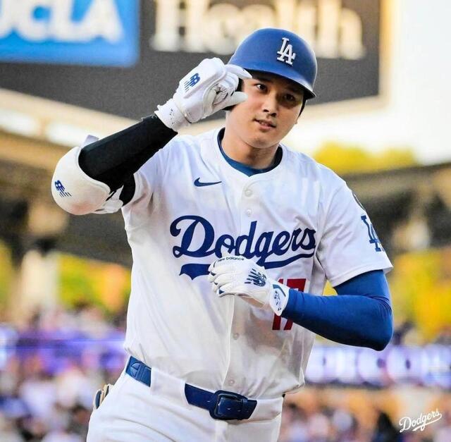 大谷翔平 敵将にあいさつ「フフッ」からの先頭打者アーチ 3球目の内