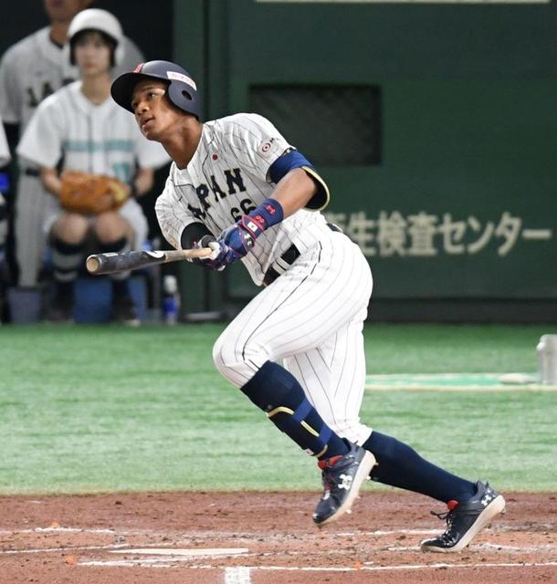侍ジャパン 万波がバックスクリーンへソロ弾 強烈な打球音に横浜高の