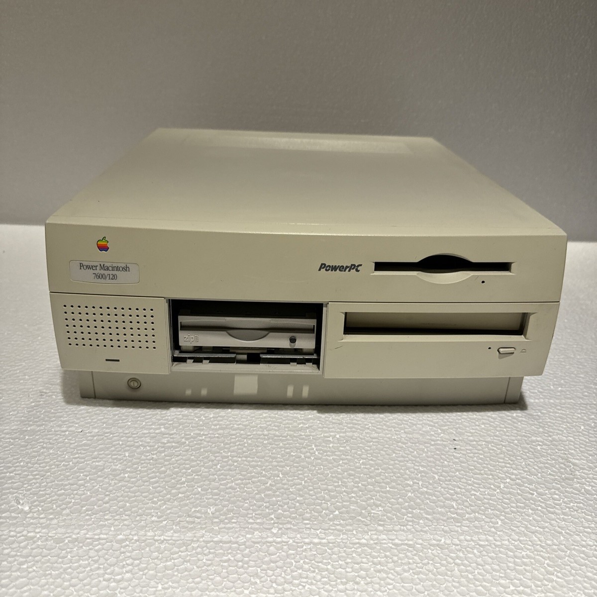 Vintage Apple Power Macintosh 7600/120 PowerPC Computer Retro