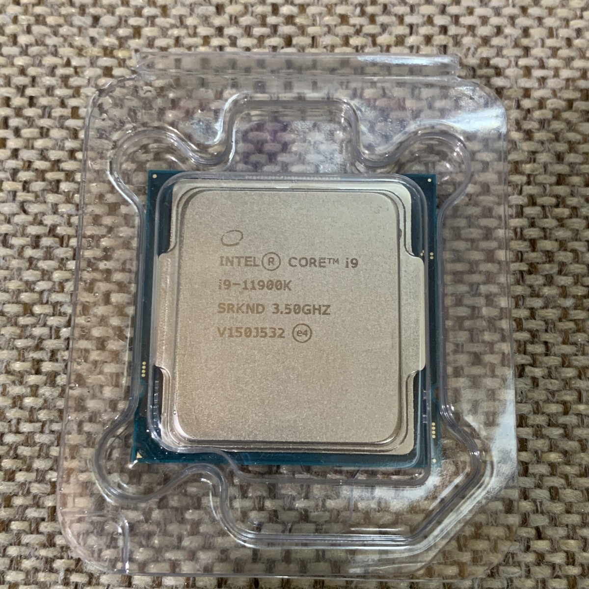 Intel Core i9-11900K Desktop Processor 8 Cores 16 Thread OEM Tray