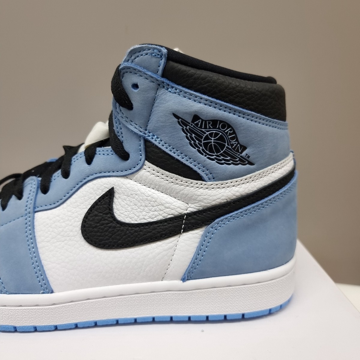 NIKE AIR JORDAN 1 RETRO HIGH OG 