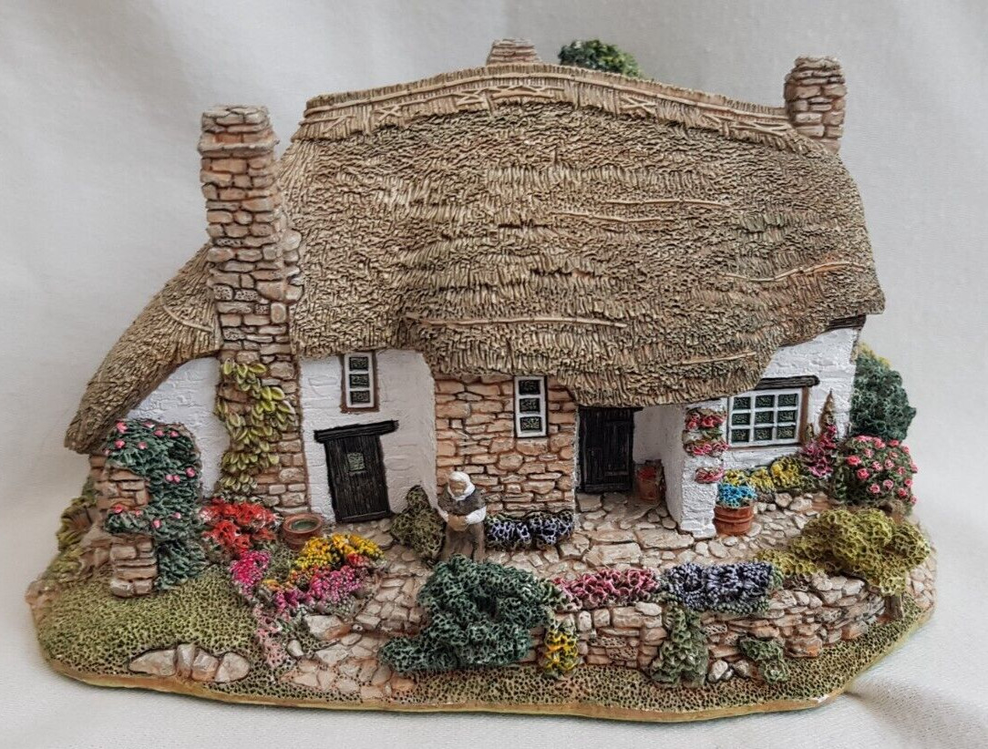 Lilliput Lane - Old Mother Hubbard's