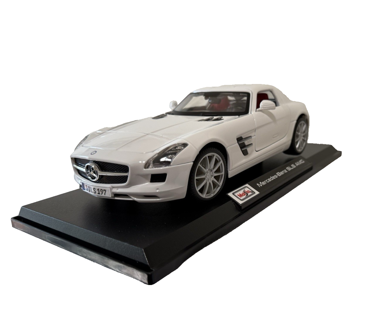 Mercedes-Benz SLS AMG 1:18 Maisto Die-Cast Model Car White Special