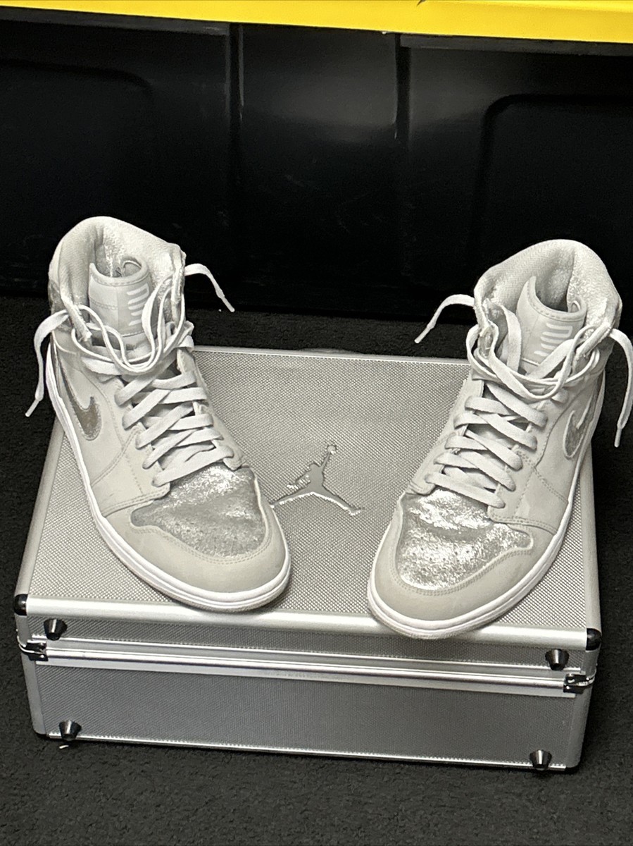 Air Jordan 1 Retro Silver 25th Anniversary Men's 10.5 Metal Case