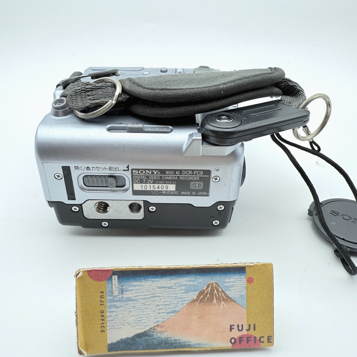 Sony Handycam DCR-PC9 MiniDV Camcorder NightShot with Battery