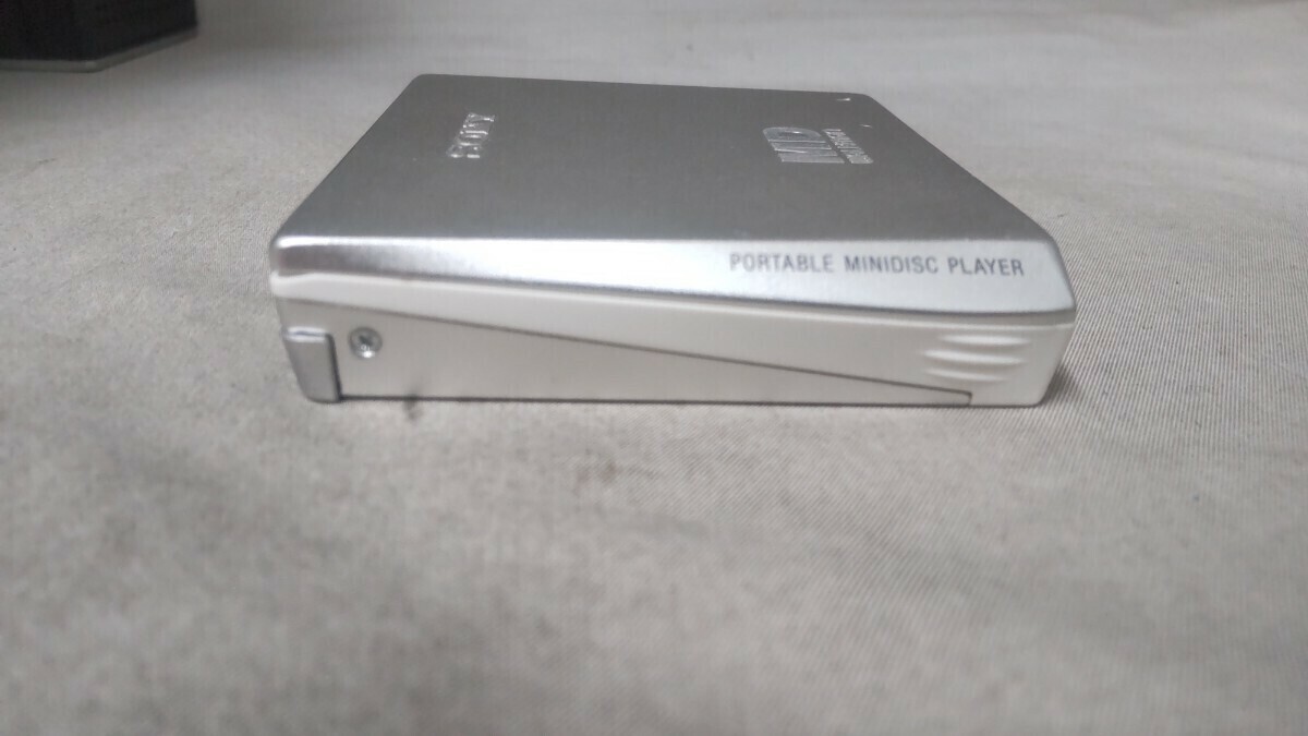 Sony MD Walkman Mz-e75 Minidisc Player From Japan W/tracking K2664