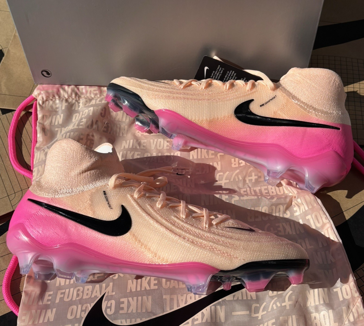 Nike Phantom Luna II Elite FG Soccer Cleats Pink Prism Pack Mens