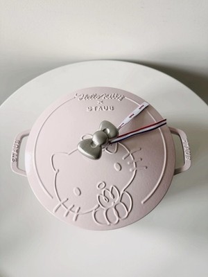 Staub x Hello Kitty Limited Edition Cast Iron Ducth Oven 24cm FREE