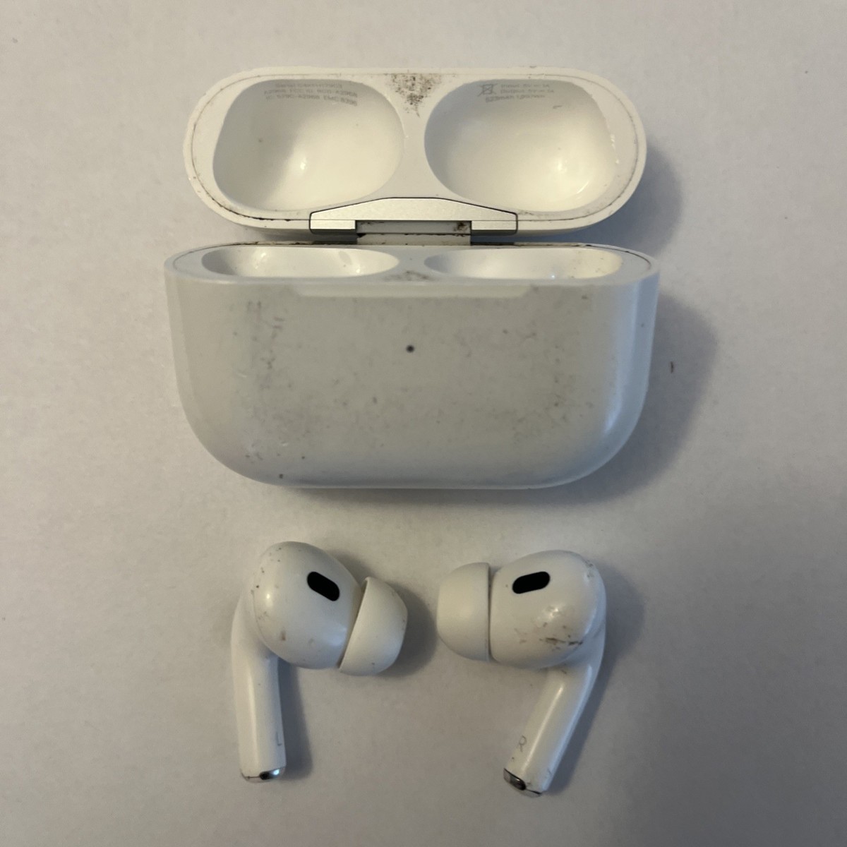 Apple AirPods Pro 2nd Generation Gen 2 2023 A2968 with Magsafe USB