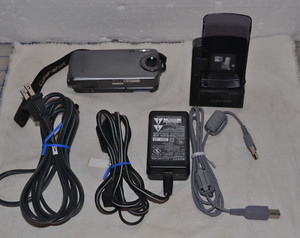 SONY Cyber-shot DSC-M1 本体と付属品 SONY Cyber-shot DSC-M1 本体と