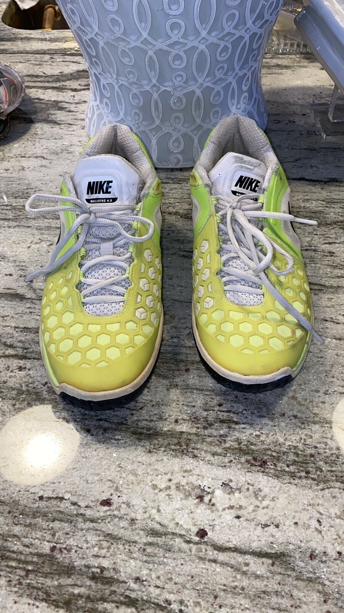 Tennis Shoes like Rafa Nadal Played In Nike Air Max Court