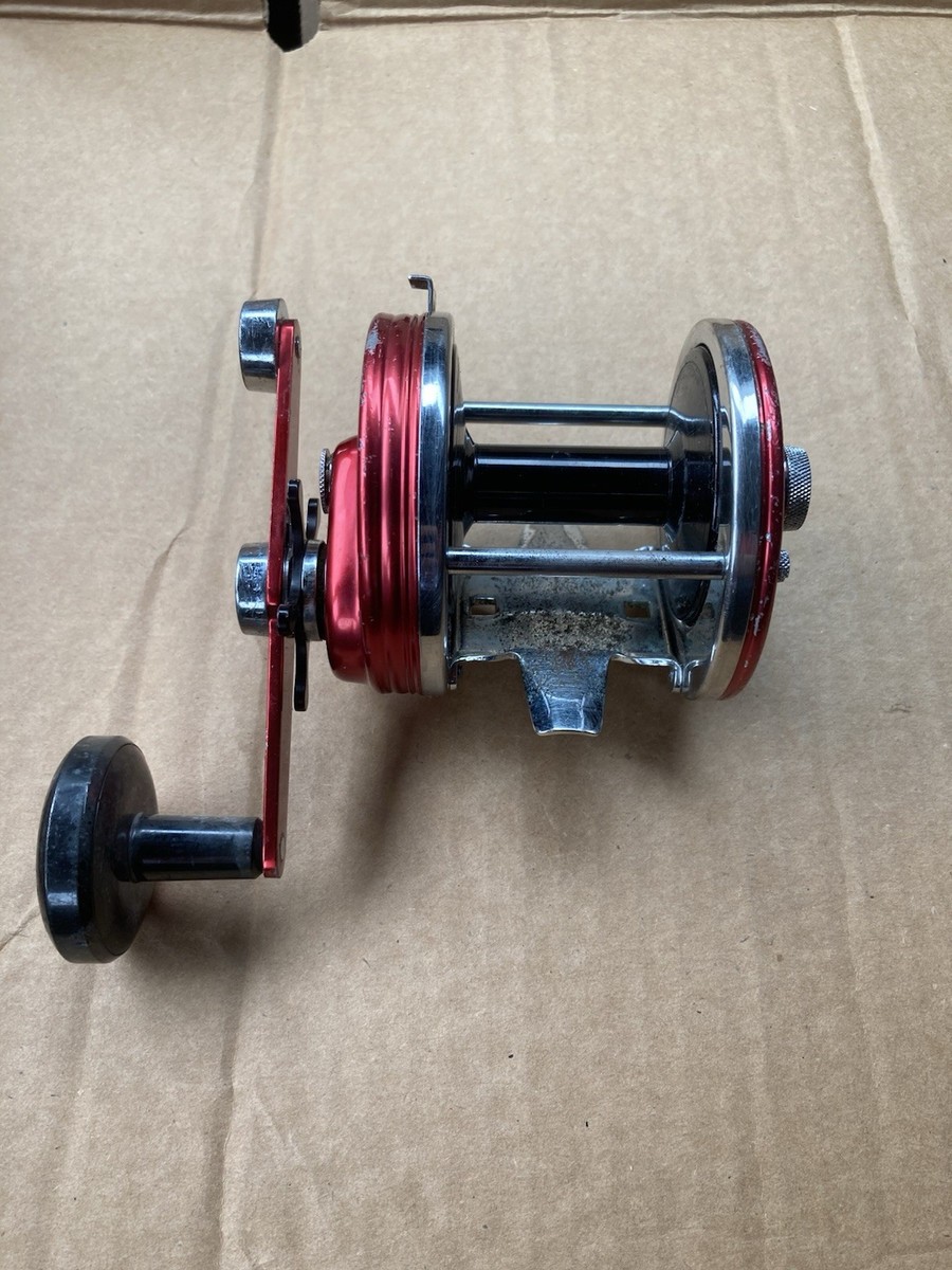 ABU GARCIA AMBASSADEUR 9000, Red. Good Working Condition Serial