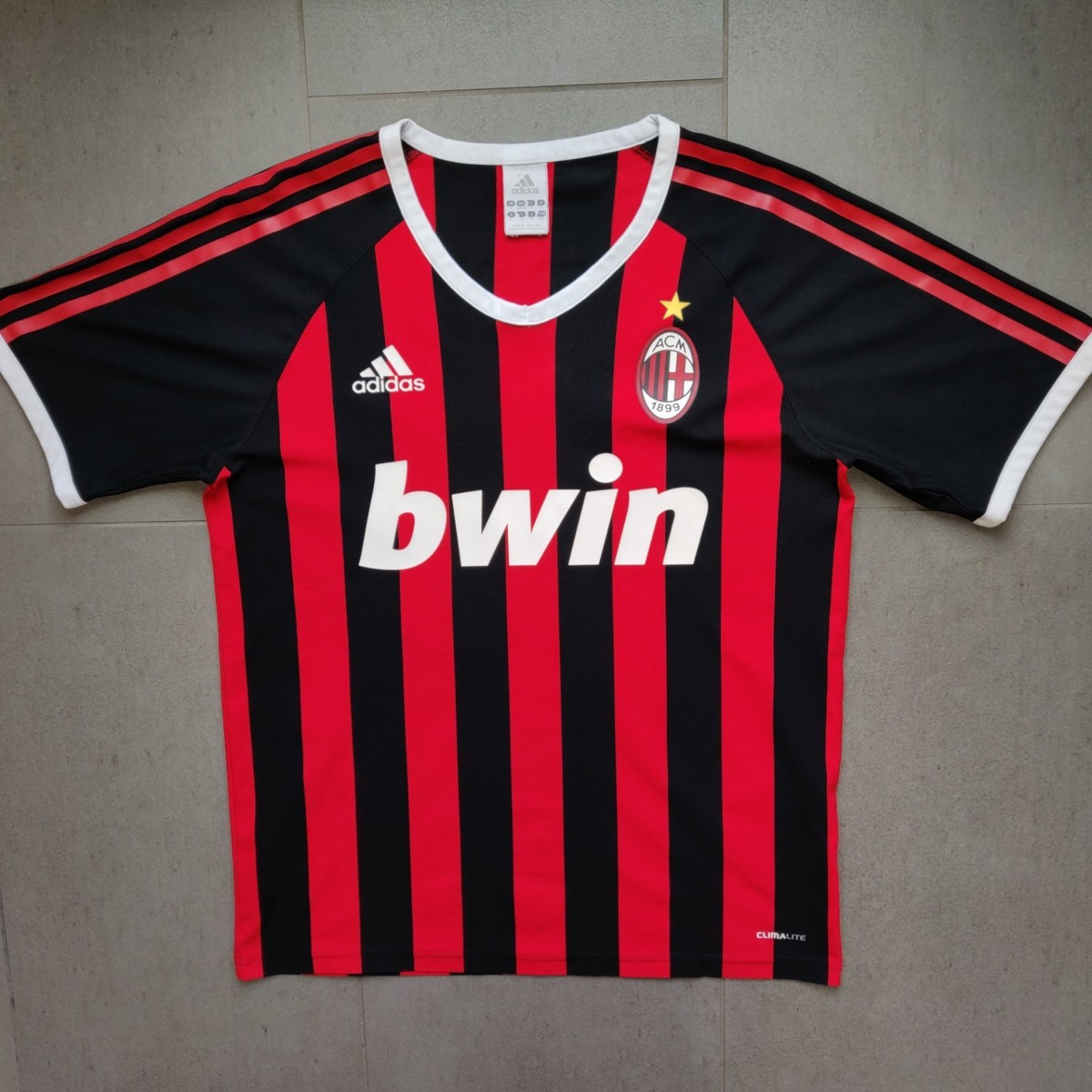 Adidas AC Milan 2009 2010 Ronaldinho 80 Basic Home Soccer Football