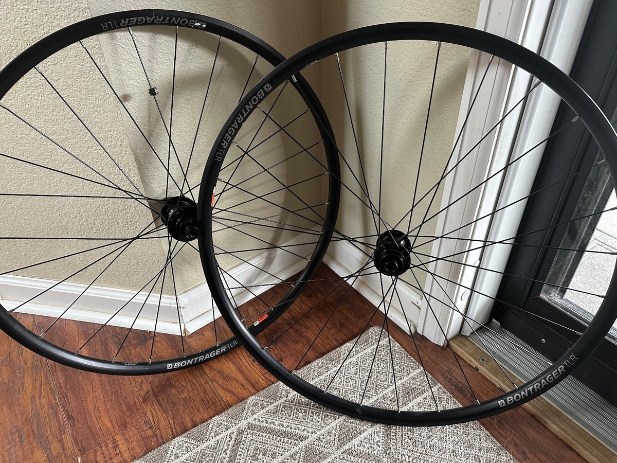 Bontrager Affinity TLR Road Bike Center Lock Disc Brake Wheelset