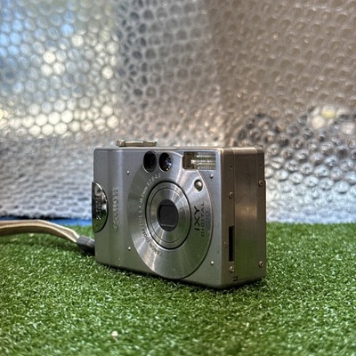 Canon IXY Digital 200 Compact 2.1MP Digital Camera - Silver